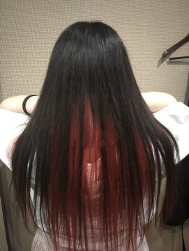 ヘアアンドメイク サファイア 豊橋店(ヘア&メイク SAPPHIRE) インナーは紅!パーカーは白!一人紅白歌合戦(^^)/