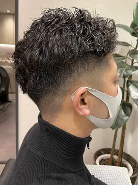 トイロ 武蔵小杉(Toiro) メンズショートセンターパートニュアンスパーマ