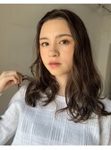 セミロングにナチュラルブラウンでふんわり柔らかい印象に