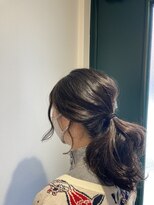 キー(KEY) ふんわりポニーテール