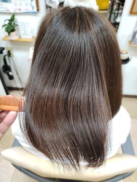 K&K 苦楽園店 80歳台 / 髪質改善白髪染め、栄養 + デトックス。