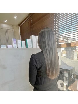 リリ(Riri) グレージュハイライト