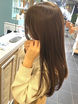 トリコ ショップアンドヘアサロン(tricot shop hair salon) ぷつっとカット　ベージュ／オリーブ　ブリーチ無し