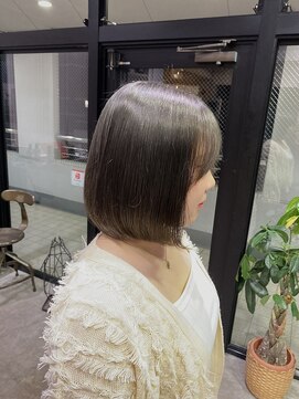 セプト 天神大名(SEPT.) シルバーグレージュ ダブルカラー アッシュ 艶髪ボブ