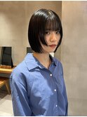 切りっぱなしボブ/顔まわりレイヤー/ぱっつん前髪