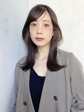 カナン(CANAAN) 韓国レイヤーカット×くびれスタイル×グレーベージュ