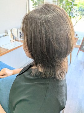 ルオム(LUOMU) ソフトウルフ×白髪ぼかし【脱白髪染めハイライト】[みどりの]