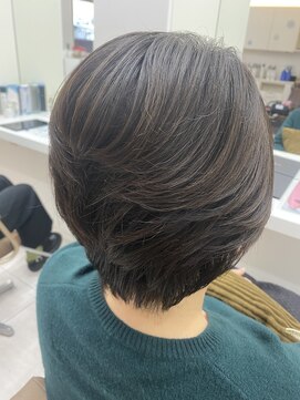 カットハウス ニューヨーク(CUT HOUSE NEW YORK) くびれショートボブ