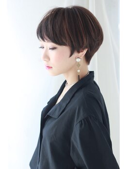 ドアベルヘアリビング(Door Bell hair Living)の写真/長年ショートスタイルのお客様から定評あり！骨格を綺麗に見せるカットであなたの理想のスタイルを再現♪