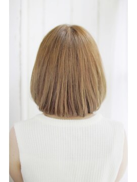 リーニアプラスエヌ(LINHA +n) 20代30代40代　大人ガーリーボブ【長浜】