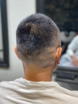 リバティ(LIBERTY) ソフトモヒカンスキンフェード