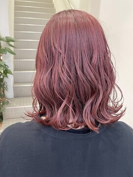 カッツ 元町店(CUT S) 鮮やかカシスピンクカラー