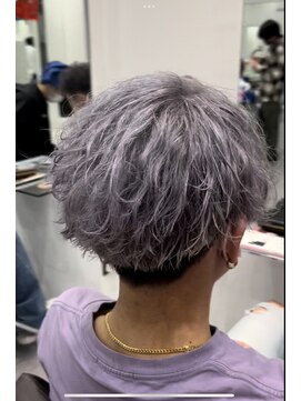 オーシャントーキョー 仙台(OCEAN TOKYO) ブリーチシルバーダブルカラー波巻きセンターパート