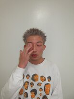 メンズカットスキンフェードハイトーンスパイキーショート