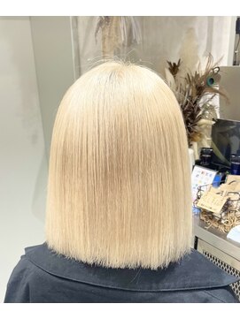 カラット 堺東(CARAT) ホワイトブロンドカラー/ホワイトミルクティーカラー