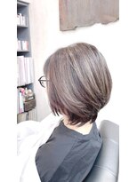 オト(oto) 白髪染めに見せない、オシャレな抜け感ボブ/白髪染めハイライト