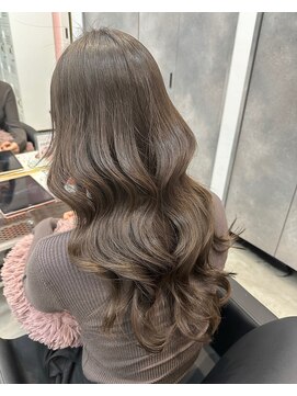 クム(kumu) 【kumu】 ロングレイヤー/顔周りカット/栄/名古屋