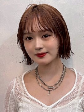 ファルベ(Farbe) ストレートくびれヘアアプリコットオレンジ夏のヘアアレンジ