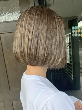 ニア 栄(nia) 大人ショートボブ前下がりショートボブ前下がりボブひし形ボブ