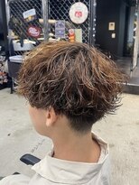 ライズ 渋谷店(RISE)&nbsp;ツーブロックマッシュブリーチ波巻きツイストスパイラルパーマ