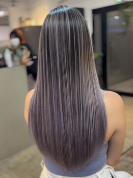 メリー オオサカ(Merly Osaka) 心斎橋/バレイヤージュ/レイヤーカット/海外レイヤー