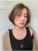丸みショートボブ　ペールベージュ