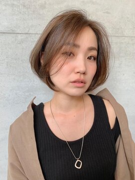 ヘアアンドアイラッシュ ココアンジェ くりえいと宗像店(Coco Ange) 丸みショートボブ　ペールベージュ