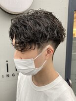 ラヴィズムバイフィフス(LUVISM by fifth) センターパートツイストスパイラルパーマツーブロックメンズヘア