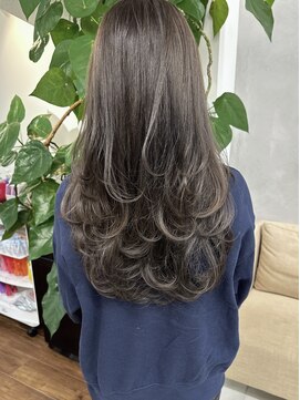 インビテーション(invitation) 【NARUOKA】栄/名古屋/レイヤーカット/オリーブグレージュ