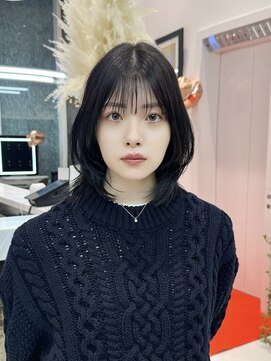 アルティファータ(artifata) くびれヘア ミディアムレイヤー 外ハネボブ 韓国風ヘア ワンホン