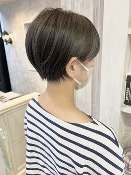 キャアリー(Caary) 福山市Caaryナチュラルカジュアル似合わせ丸み引き締めショート