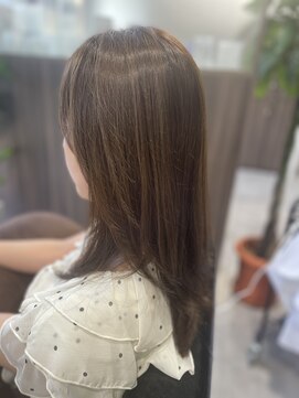 コティ(Kotii) オリーブベージュで透明感♪外国人風ツヤカラー!