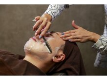 ヘアーサロン トレサンパ(Hair Salon Tres Sympa)の雰囲気(シェービングで<髭、眉、うぶ毛>を整えて清潔感のある男性へ♪)