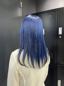 ホワイト 梅田(white) ブルー×ブラック