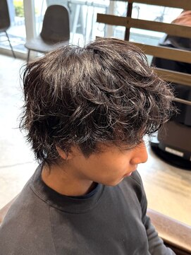 ノイセル(Noisyle) 刈り上げセンターパート/波巻きツイストスパイラル/西長堀