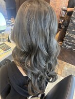 クイーンズゲート RITZ店(Queens's gate)&nbsp;透明感たっぷりグレージュ
