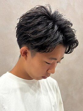 エルマーク 本山(L-MARK) センターパート/フェザーパーマ/スパイラルパーマ/men's