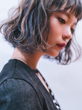 ダブ アオヤマ(DaB AOYAMA) 【DaB】ブルー × シルバー☆！デザインカラーのボブヘア♪