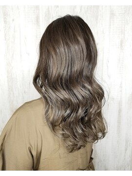 エムロード 深草店 透け感バツグンアッシュベージュ