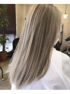 イット(it.) kana ケアブリーチ ホワイトベージュ