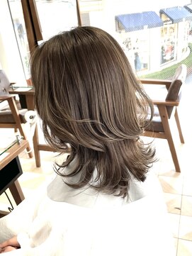 バブ バイネオリーブ(Bab by neolive) 外ハネくびれヘア