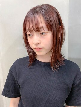 テトヘアー(teto hair) ピンクベージュ、パッツン前髪、ワイドバング、外はねボブ