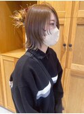 外ハネ×顔周りレイヤースタイル