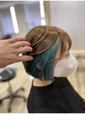 インナー×ターコイズブルー/顔まわりレイヤーボブ