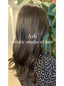 アッシュ アーティスティック スタジオ オブ ヘア(Ash artistic studio of hair) カーキグレージュ