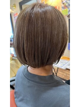 ヘアスタジオブービー ツヤ感ショート