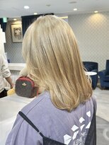 エアー 青山(AIR) ブロンドベージュハイトーンカラーセミロング