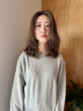 リノア 鵠沼海岸(LINOA) デザインカラー/レイヤーカット/ウェットヘア/オリーブベージュ