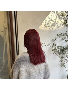 アン(Hair make un) ブリーチで高発色レッドカラー