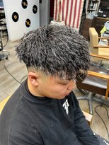 メンズグルーミングナンバーナイン(MEN'S GROOMING NUMBER NINE)&nbsp;ホワイトメッシュ/ツイストスパイラル/フェードカット